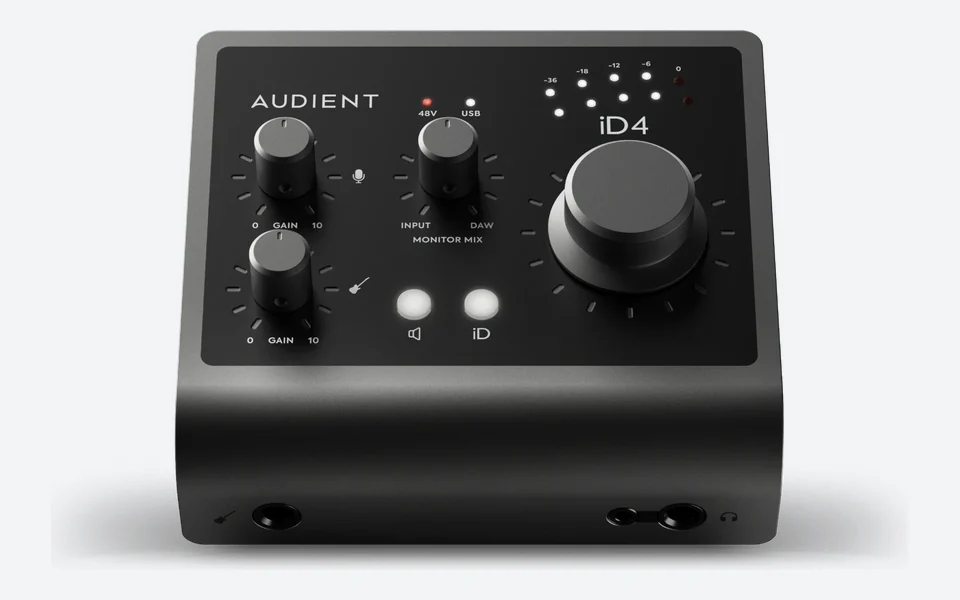Audient iD4 MKII vista dall’alto con manopola centrale e connessioni frontali