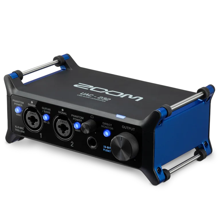 Zoom UAC-232 vista frontalmente e dall’alto
